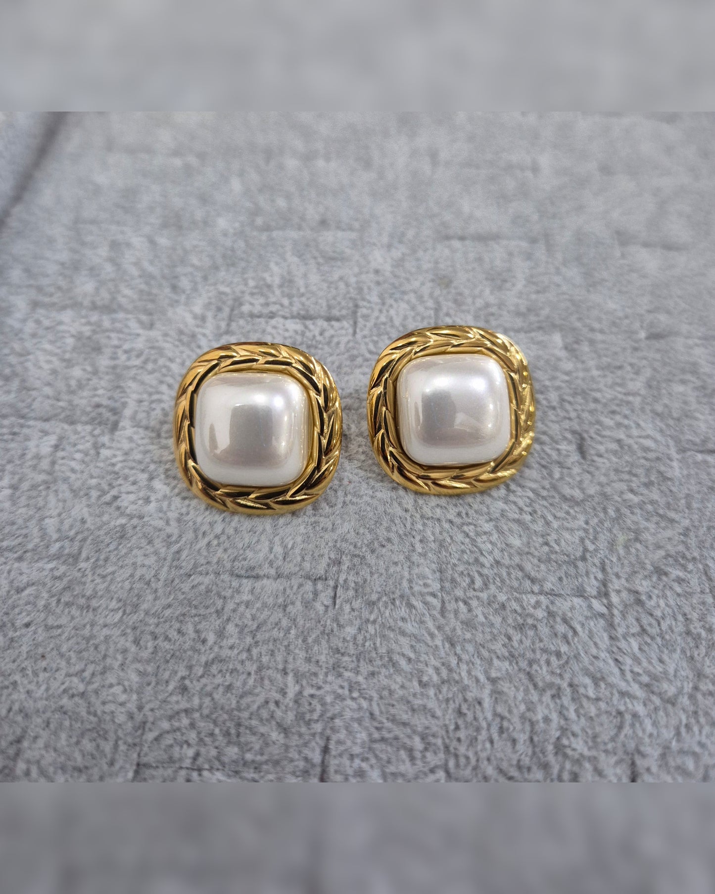 Arete Perla Cuadraro