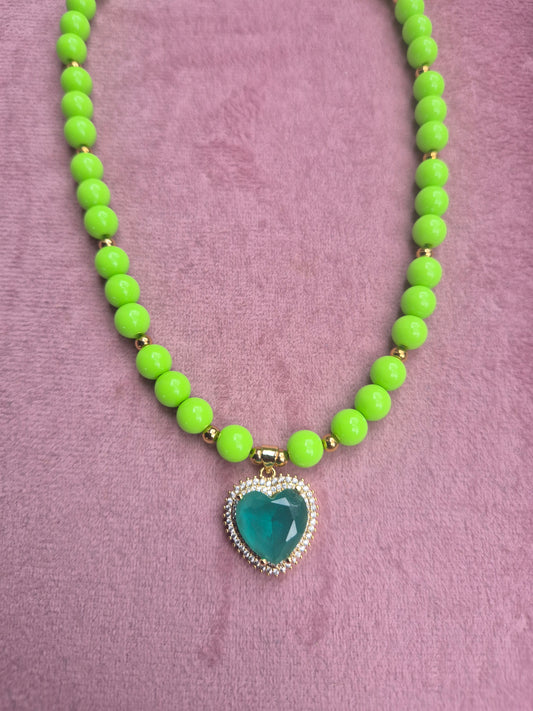 Collar Chicle Corazón Verde
