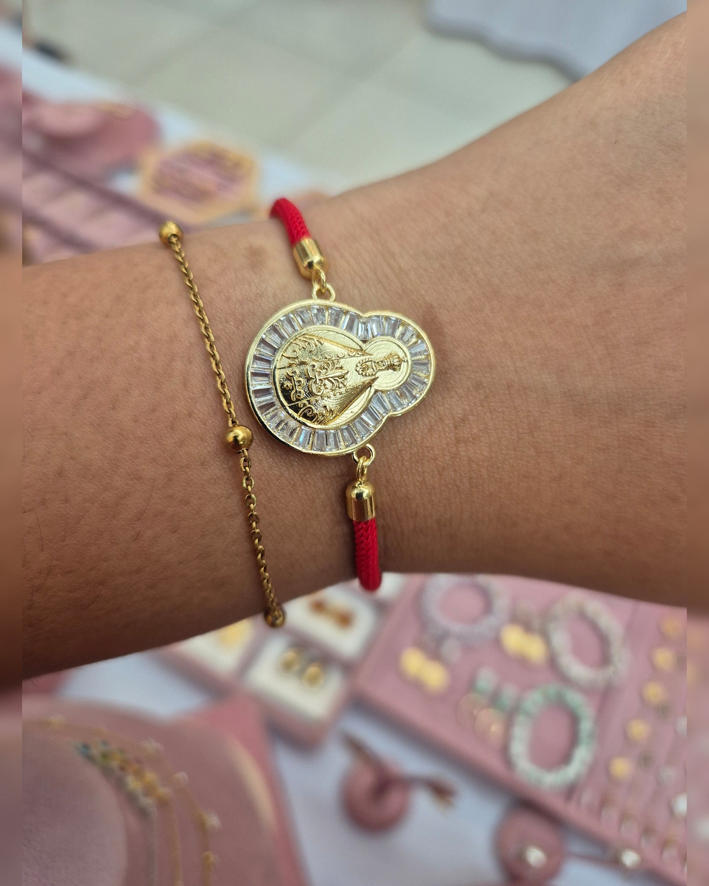 Pulsera Virgen, Ajustable
