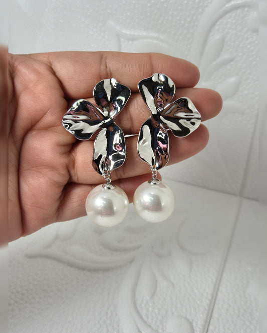 050726 Fashion Perla